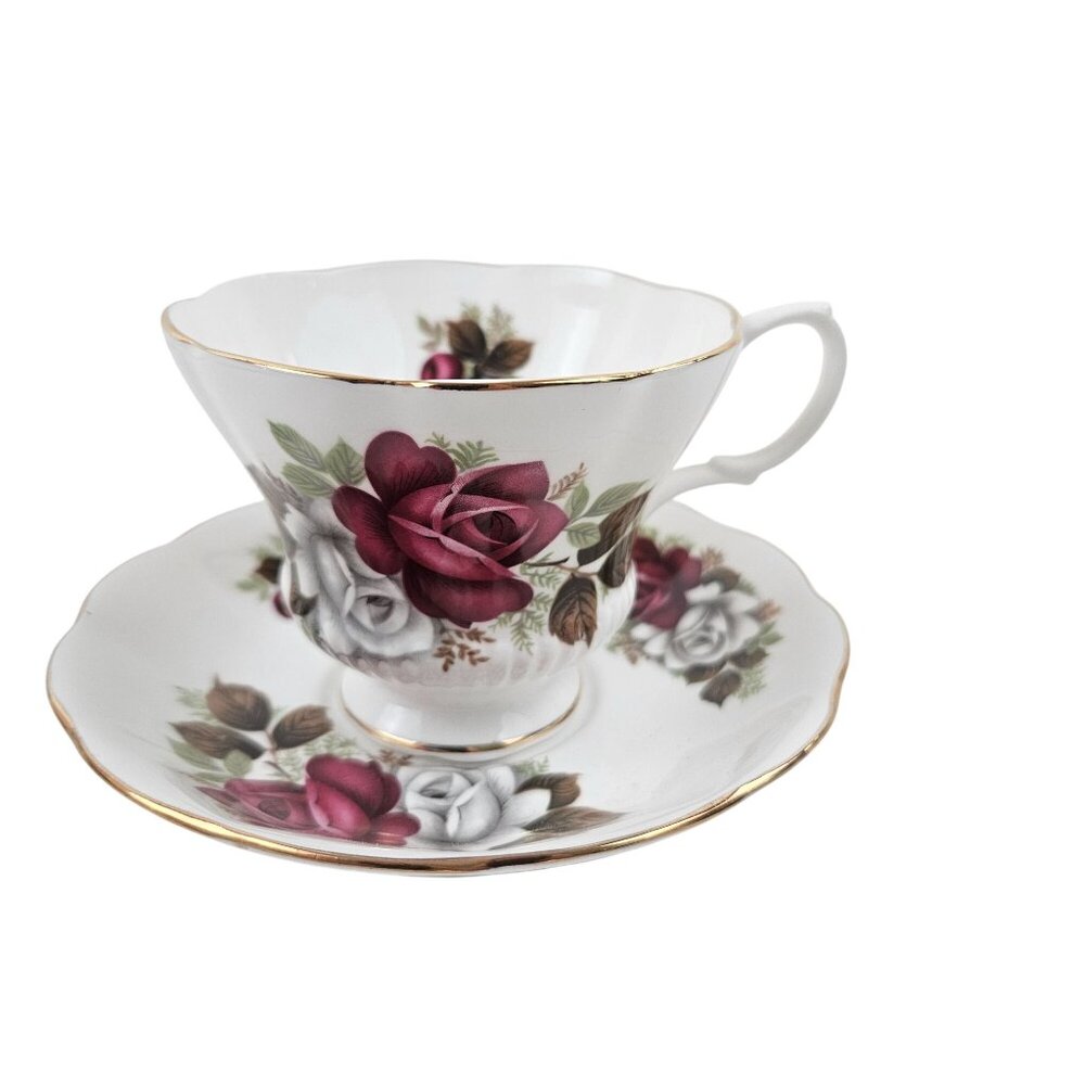 Royal Albert Bone China England Rose Design Tea Cup Saucer Set Gold Trim